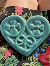 PEWABIC ART POTTERY DETROIT HEART Celtic TILE Vintage 2004 Green GLAZE SIGNED