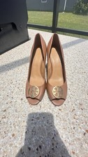 Tory Burch Tan Leather Peep Toe Wedge Pumps Gold Logo Women Sz 10