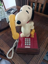 Vintage 1976 The Snoopy and Woodstock Phone - Head Turning Push Button Telephone