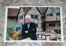 Derek Jacobi, orginal signiert, Top Gro&szlig;foto