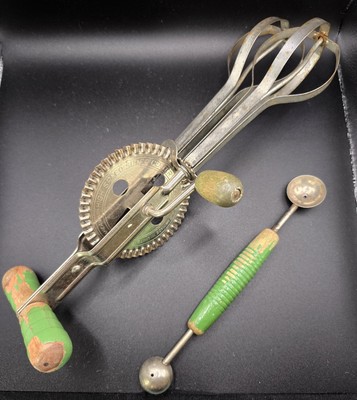 VINTAGE A&J HIGH SPEED EGG BEATER HAND MIXER & MATCHING GREEN MELON BALLER USA
