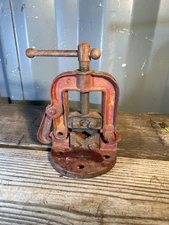 Vintage Dunlap Pipe Vise, Bench Mount Tool, No. 00-H, with mounting hardware
