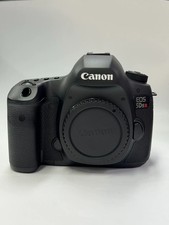 Canon EOS 5DsR 50.6MP Digital SLR Camera Body w/Charger Battery /Memory card