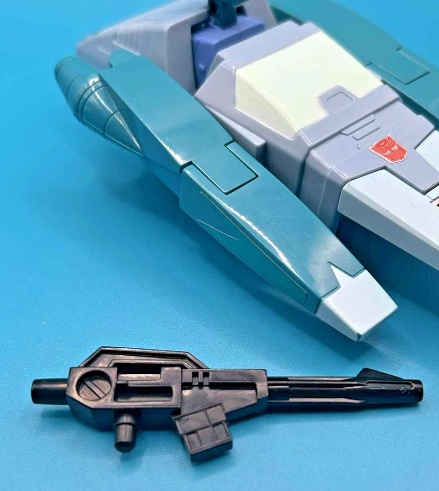 G1 Transformers - Blurr - Hasbro de colección '86 COMPLETO con escudo y pistola Foto 3 de 4