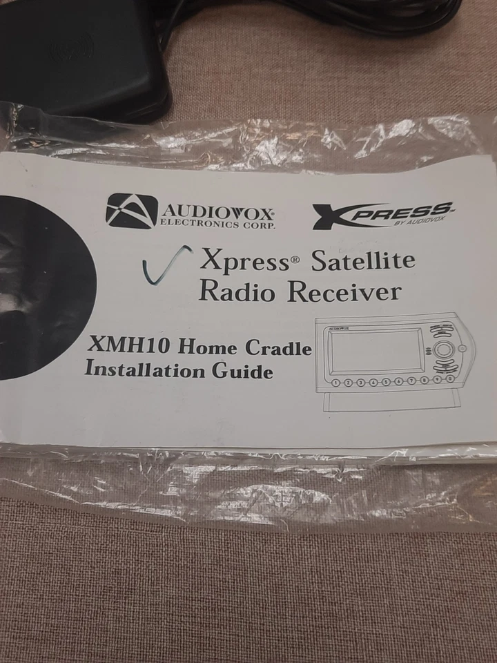 Sistema de sonido compacto para automóvil Audiovox Xpress XM radio satelital con antena, etc. Foto 4 de 4