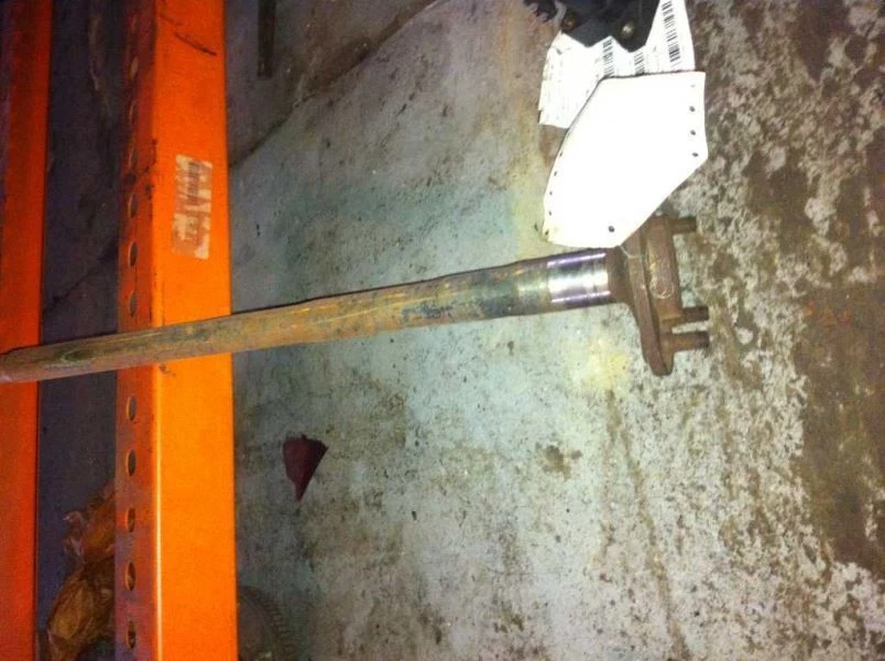 82-89 Chrysler Fifth Avenue Right Passenger Axle Shaft Square Axle Cover - Image 3 of 4