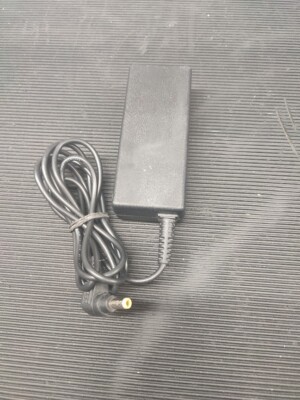 FUJITSU A11-065N5A Netzteil 19V 3.42A Gebraucht Aktiv Ohne Stromkabel