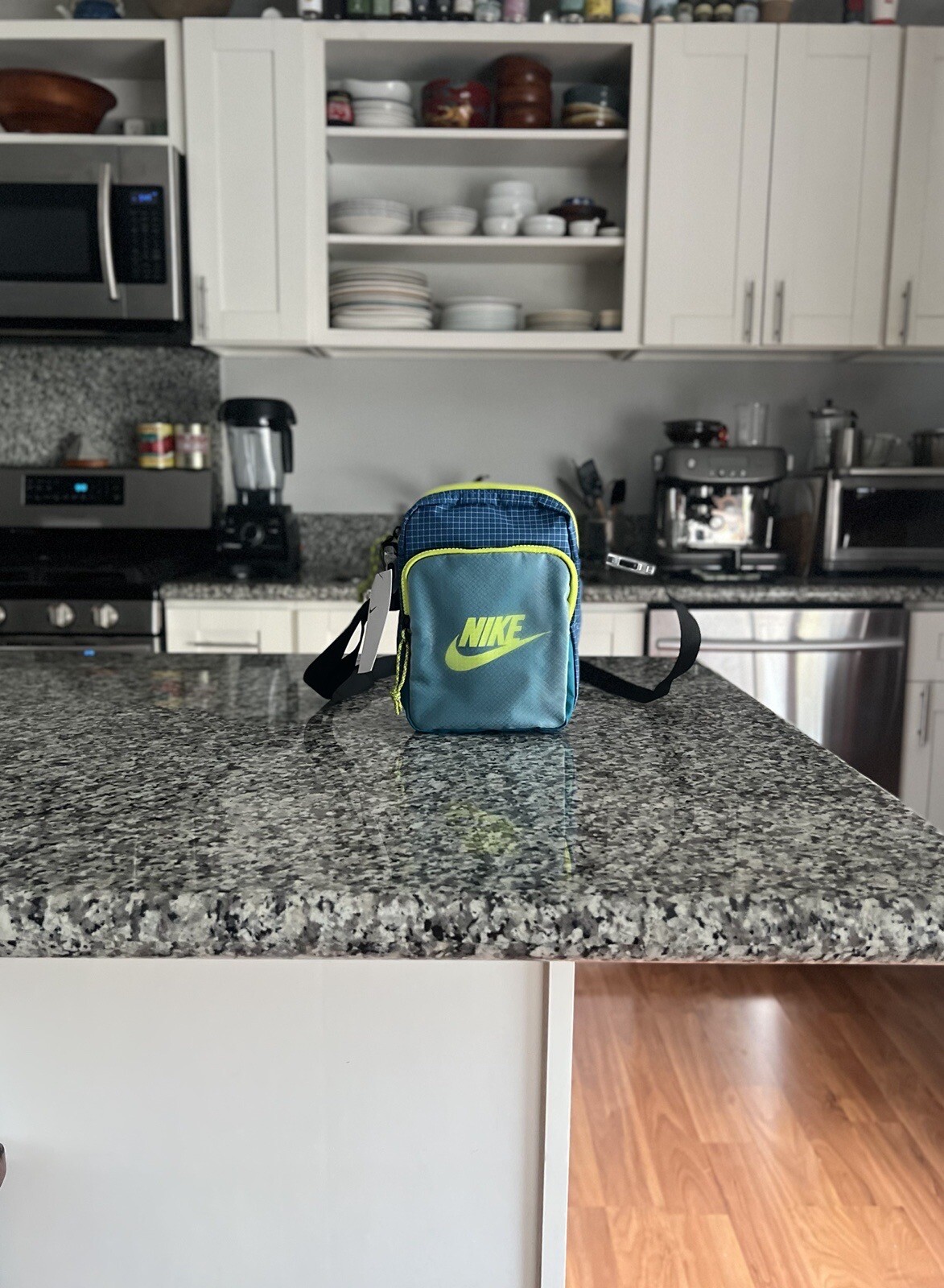 Nike Heritage 2.0 Messenger Bag Crossbody Travel Adjustable Strap Blue Green New
