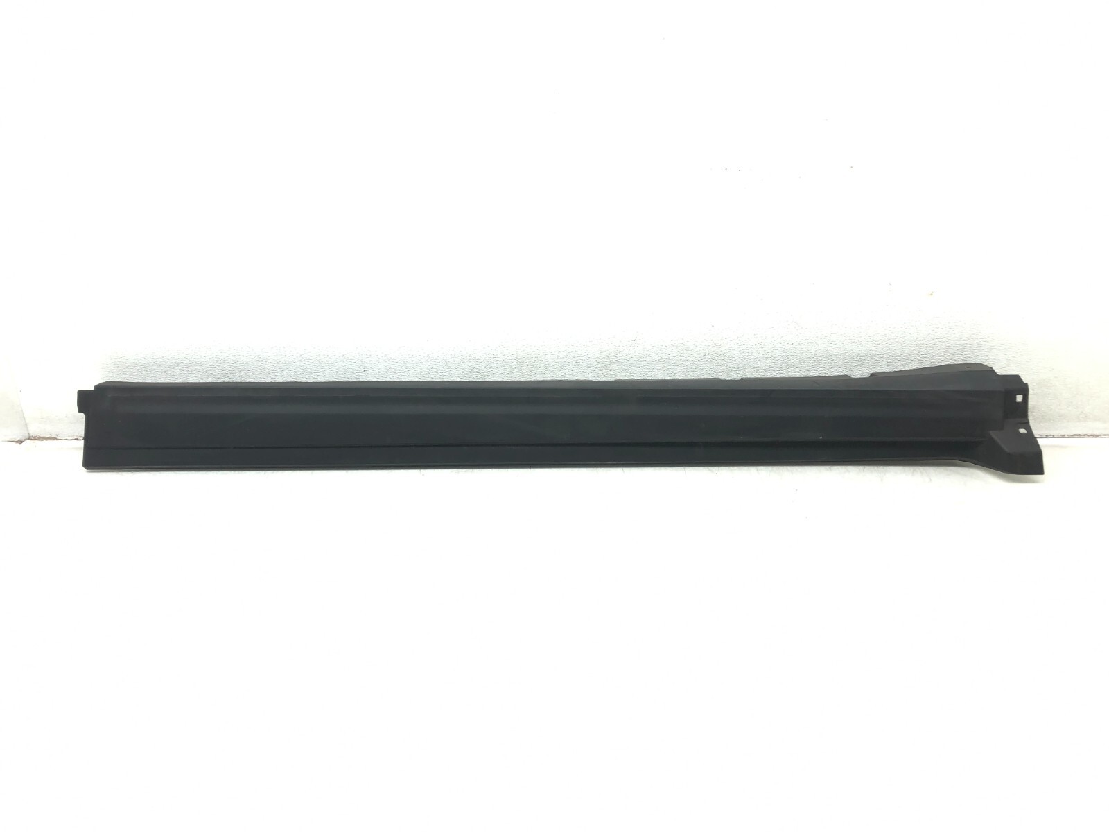 2017-2024 MASERATI LEVANTE RIGHT PASSENGER SIDE SKIRT ROCKER PANEL MOLDING OEM