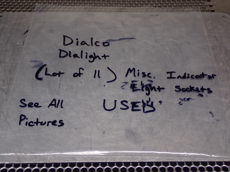 Dialco Dialight (Lot of 11) Misc. Indicator Light Sockets Used With Warranty Foto 2 de 4