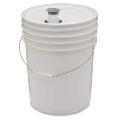 5 Gallon Bucket With EZ Spout Lid