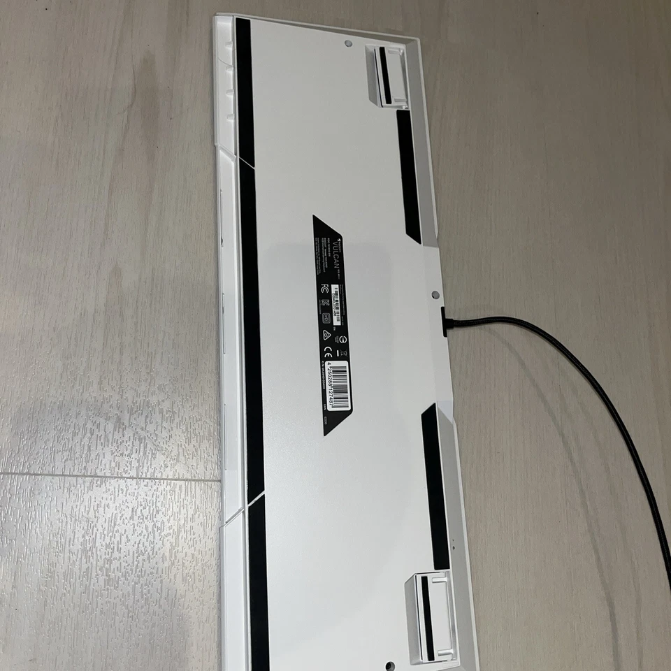 ROCCAT Vulcan 122 AIMO Mechanische Gaming Tastatur - Weiß - Bild 3 von 3