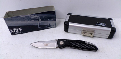 UZI Defender Folding Pocket Knife ZF0011BKNB Discontinued Fred Carter Design