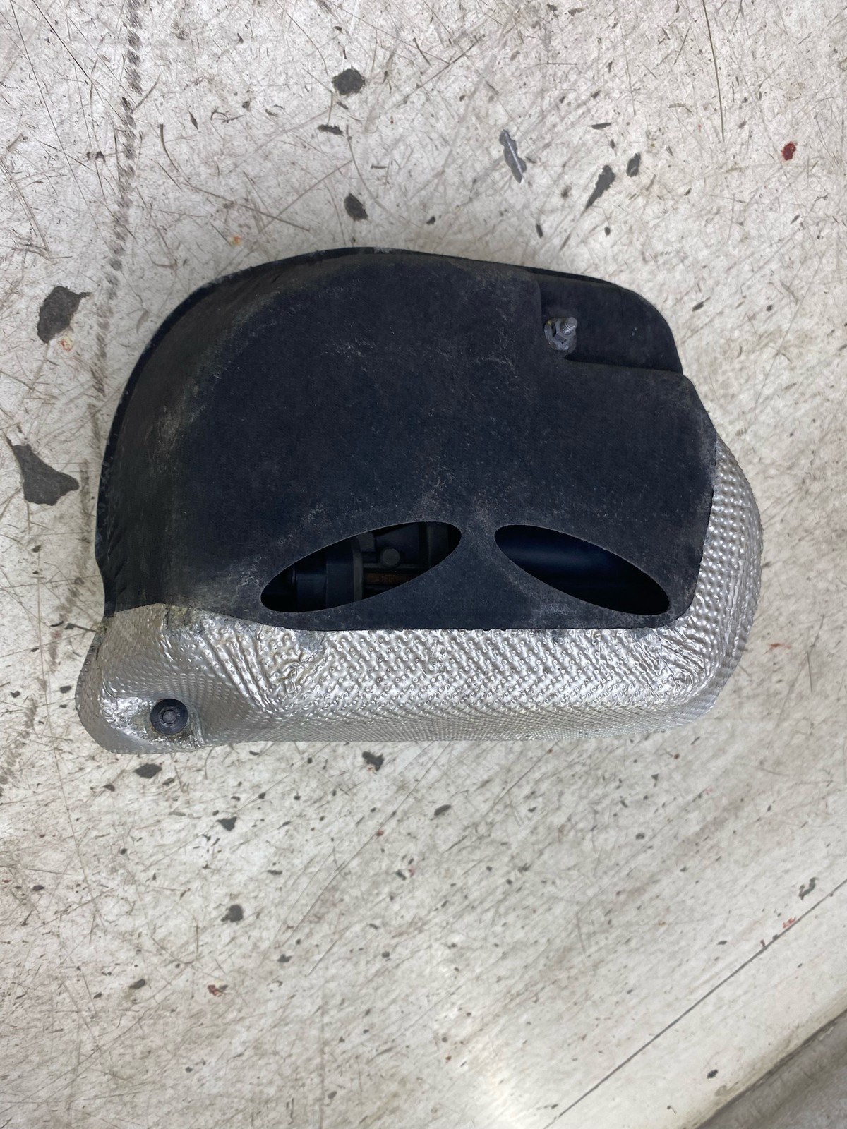2016-2020 BENTLEY BENTAYGA OEM AIR RIDE SUSPENSION AIR COMPRESSOR W/ VALVE BLOCK