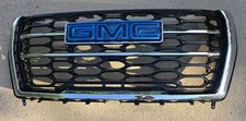 2021 2022 2023 2024 GMC  YUKON FRONT BUMPER UPPER GRILLE ASSEMBLY OEM 