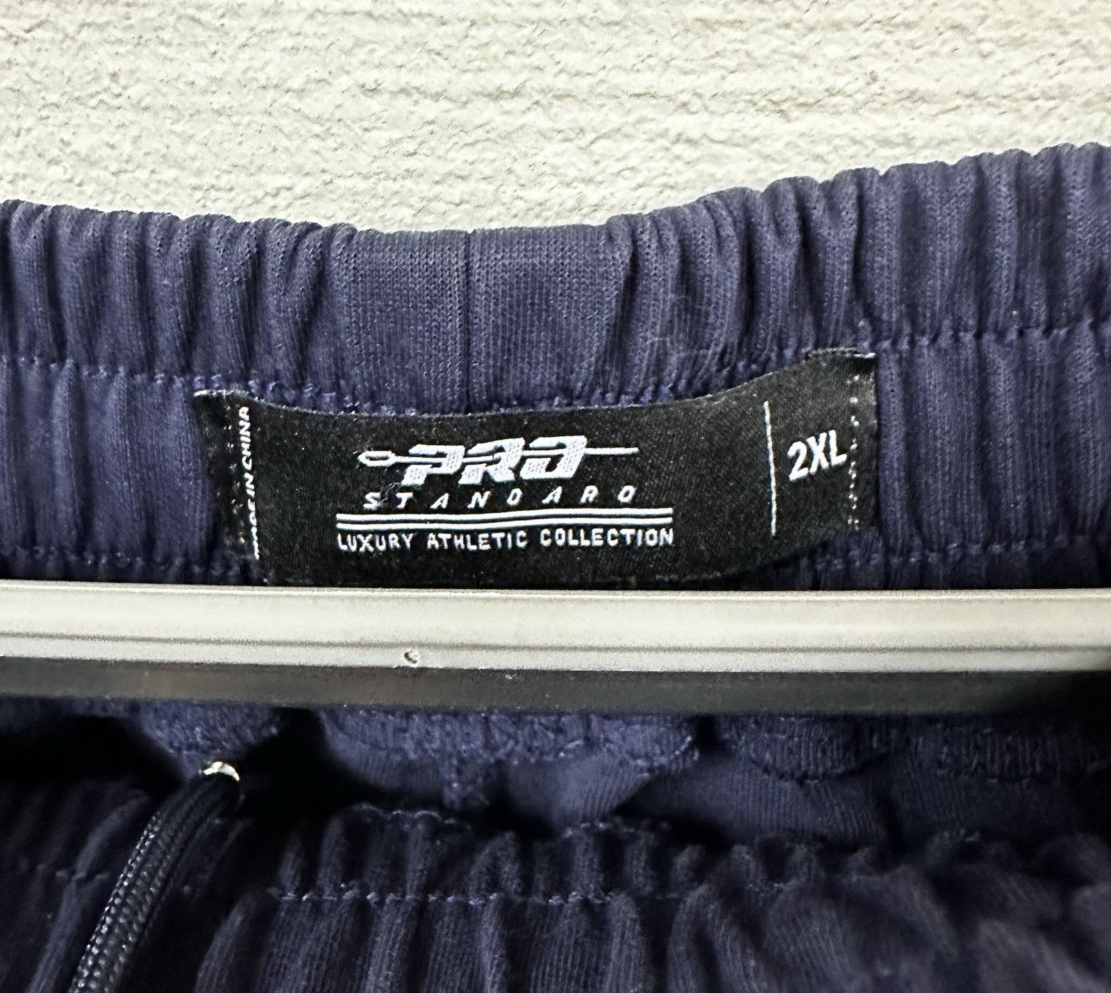 Chicago Bear NFL Pro Standard Embroidered Chenille Shorts Men’s Size 2XL