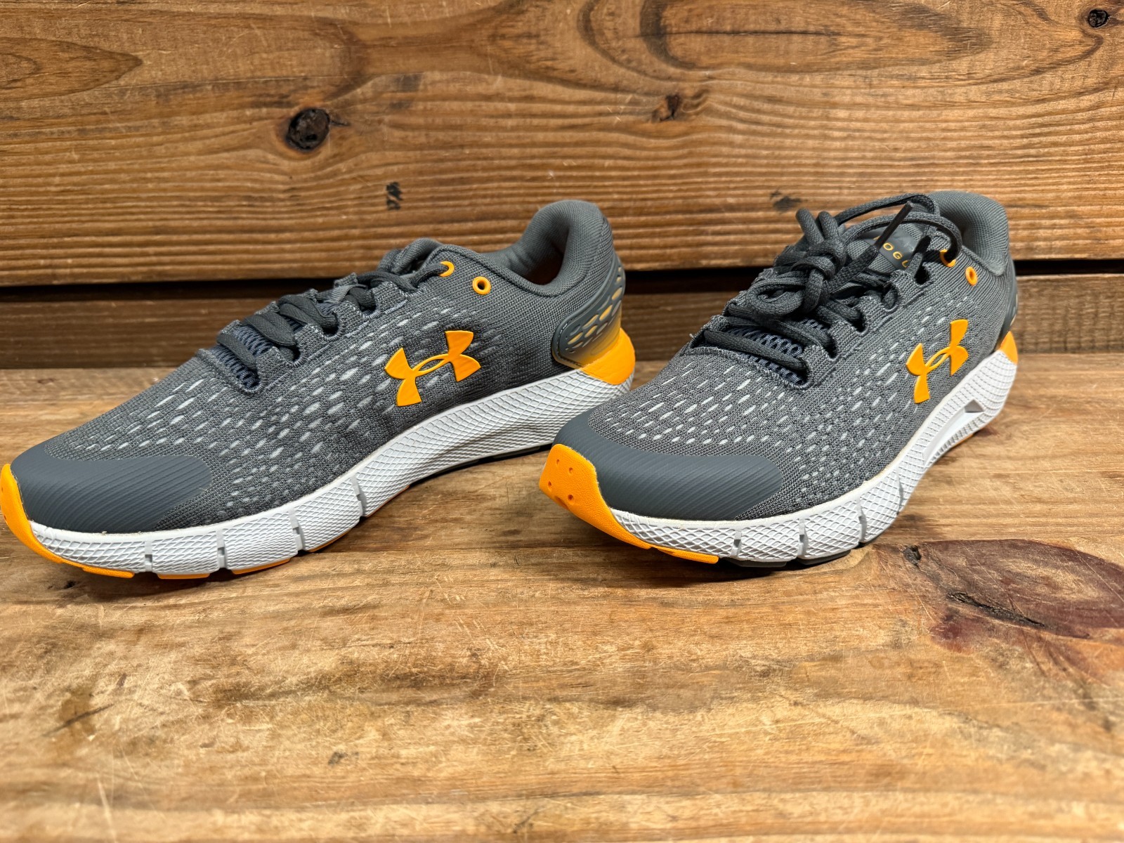 Under Armour UA Charged Rogue 2 Men's Running Shoes Size 8.5 3022592-105 thumbnail 5