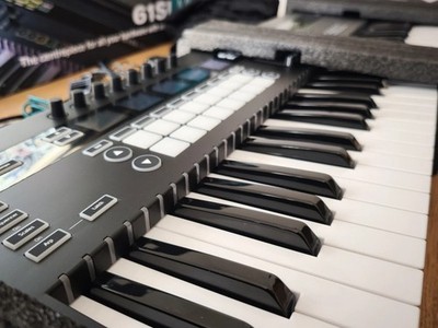 Neuwertig! - Novation 61SL MKIII USB Midi Keyboard & CV Controller