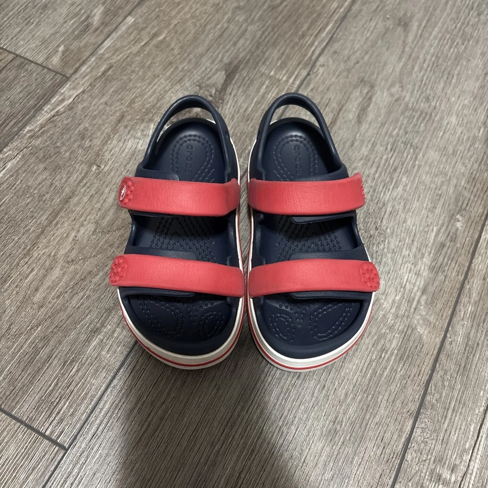 Sandalia CROCS Cruiser para niños pequeños, talla 10C Foto 2 de 4