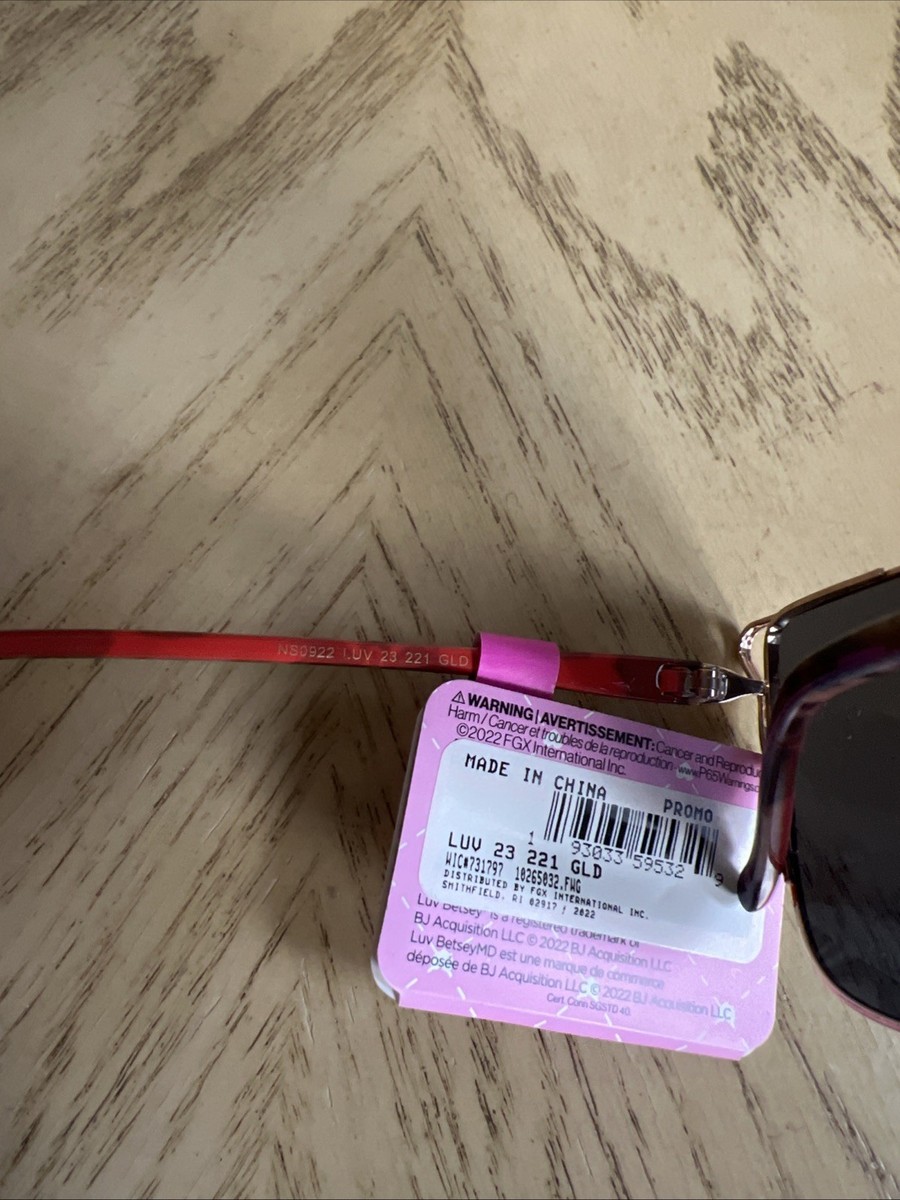 T132.6 Luv Betsey Johnson Cat Eye Sunglasses Gold Frame LUV 23 221