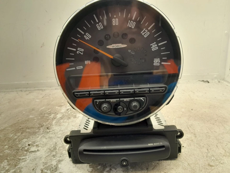 MINI COUNTRYMAN SPEEDO CLOCKS & RADIO INSTRUMENT CLUSTER 9232431 - Image 2 of 4