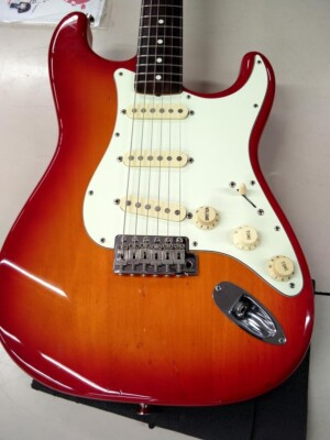 Fender Japan Exclusive Classic 60S Stratocaster Electric Guitar