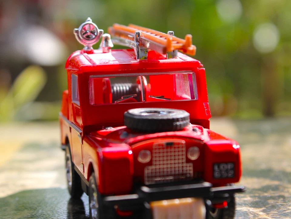 Land Rover Matchbox MODELOS DE ANTAÑO YFE02 1952 de colección con remolque, certificado de autenticidad y caja Foto 3 de 4