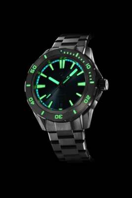 New Zelos SWORDFISH 40mm TITANIUM DESERT SAND 200m Diver Watch 