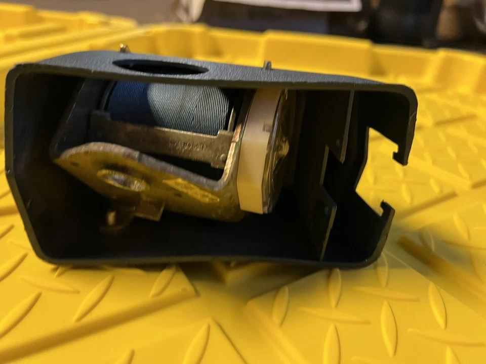 1974-79 LLINCOLNCONTINENTAL TOWN CAR ремень безопасности пассажирский передний правый - Изображение 4 из 4