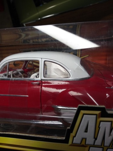 1/18 Scale 1950 Oldsmobile Rocket 88 Authentics AutoWorld Ertl Red/White AMM945 - Picture 4 of 8