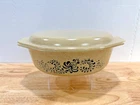Vintage Pyrex Homestead Oval Beige & Blue 2.5 Qt Baking Dish with Lid
