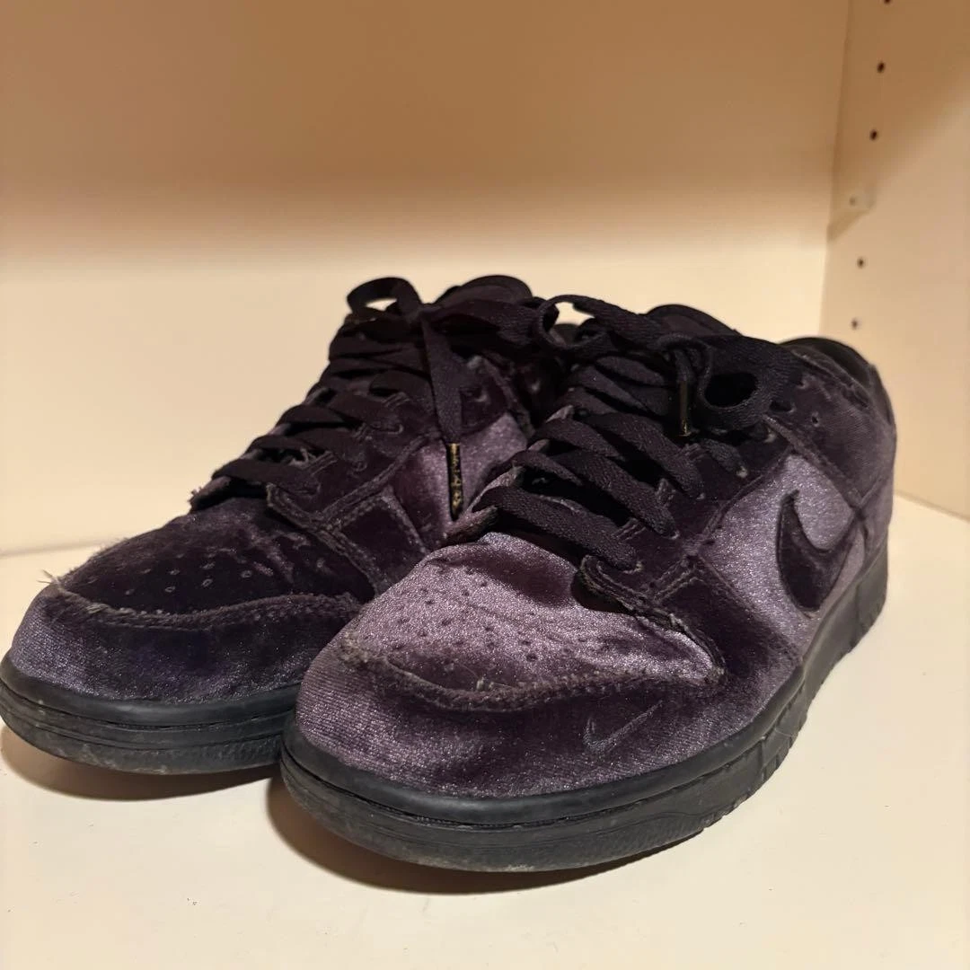 Preços baixos em Nike Dover Street Market x Dunk Low Black Velvet