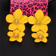 New Yellow Enamel Cute Flower Fashion Lady Women Stand Jewelry Earrings Gift