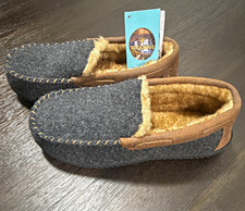 RockDove Men's Moccasin Slippers Felt Faux Fur Lined Memory Foam Gray 10