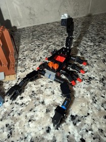 LEGO Knights' Kingdom II: Scorpion Prison Cave (8876) 100% Complete w/ Ins