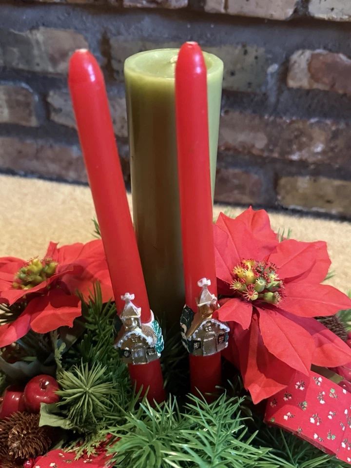 Centro de mesa de Navidad 3 candelabros decoración de mesa flores rojas bayas pino C. Foto 3 de 3