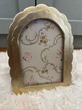 New Scalloped Gold Arch Photo Frame 4x6