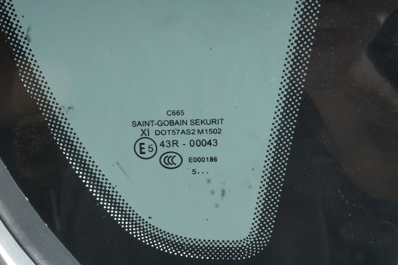 2014-2017 MASERATI QUATTROPORTE REAR QUARTER WINDOW GLASS RIGHT PASS SIDE OEM