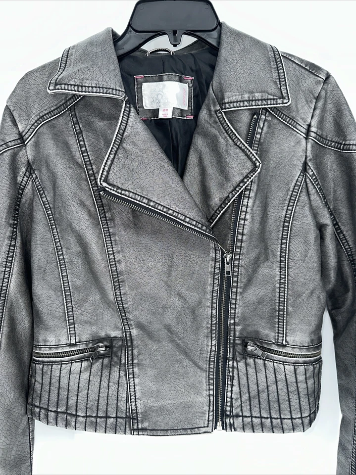 Женская куртка Xhilaration темно-серая искусственная кожа на молнии размер маленький отличное состояние. - Изображение 3 из 4