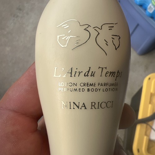 90% Full L'Air du Temps by Nina Ricci - Soft Body Lotion 3.3oz / 100ml - Picture 2 of 7