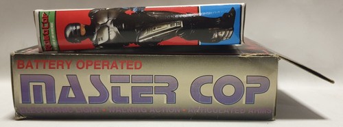 ROBOCOP : ELECTRONIC MASTER COP 5.5" BOXED GOLD FIGURE & ROBOCOP SMALL MODEL KIT - Picture 10 of 10