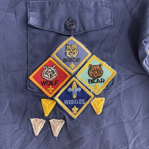 Cub Scouts Boy Scouts of America Large Blue Youth Shirt Sewn Patches VTG Stain - Picture 9 of 14