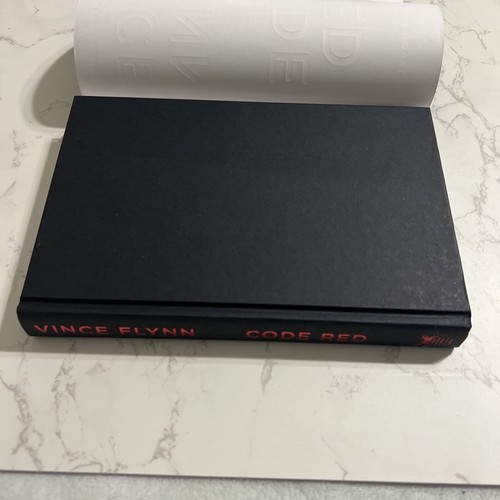 Code Red : A Mitch Rapp Novel by Kyle Mills and Vince Flynn (2023, 1st Ed. HCDJ) - 第 17/17 張圖片