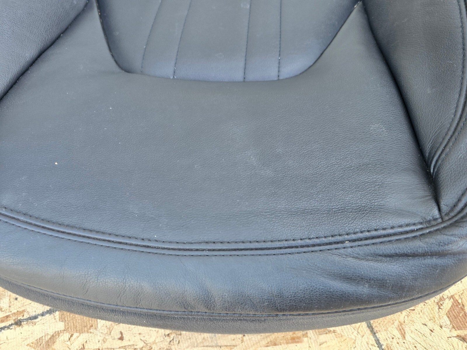 FRONT LEFT BOTTOM SEAT LEATHER CUSHION COVER OEM 40K 14-19 MASERATI GHIBLI S