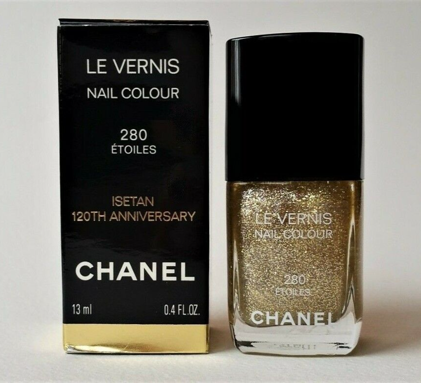 CHANEL LE VERNIS
シャネル　ヴェルニ　ネイルカラー 189 Chanel le vernis nail polish review: Spring shades are here