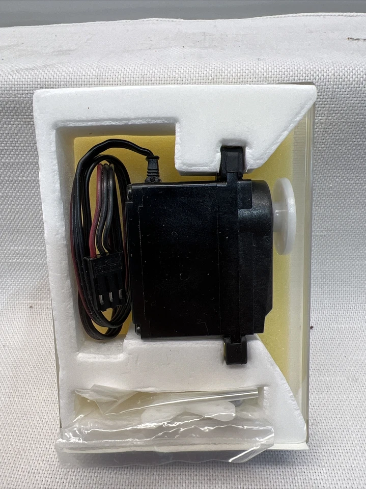 Airtronics 94741 Precision Heavy Duty Contest Standard Servo NIB - Image 2 of 4