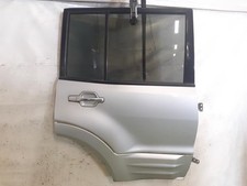 Porte arrière et accessoires Mitsubishi PAJERO