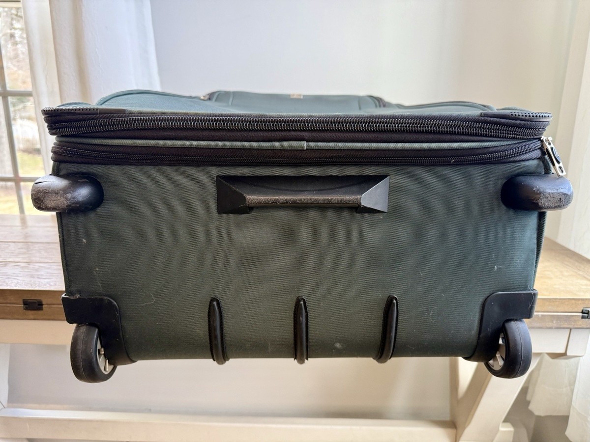希少 Travelpro Crew8 15thモデル ブラック キャリーケース Travelpro Crew 8 Expandable Rollaboard Carry-On Luggage Suitcase 2
