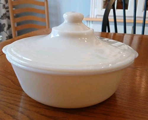 Vintage Fire-King Ivory Milk Glass Round Casserole Dish With Lid