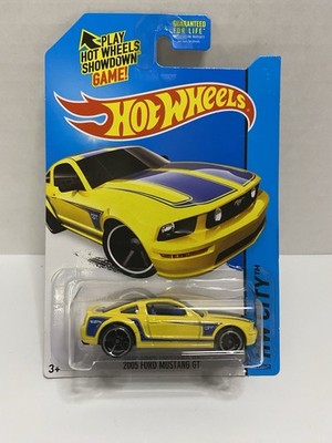 Hot Wheels 2005 Ford Mustang GT Yellow 2014 HW City #92 MIP!